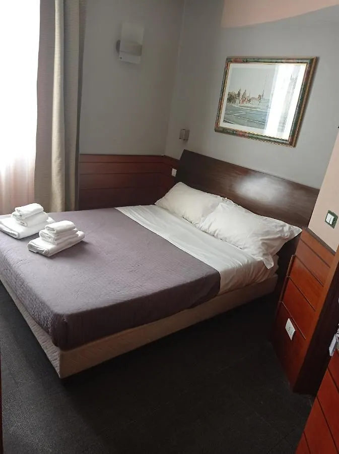Romalive Hotel 0*, Рим