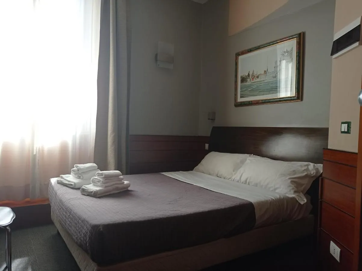 Romalive Hotel 0*, Rom